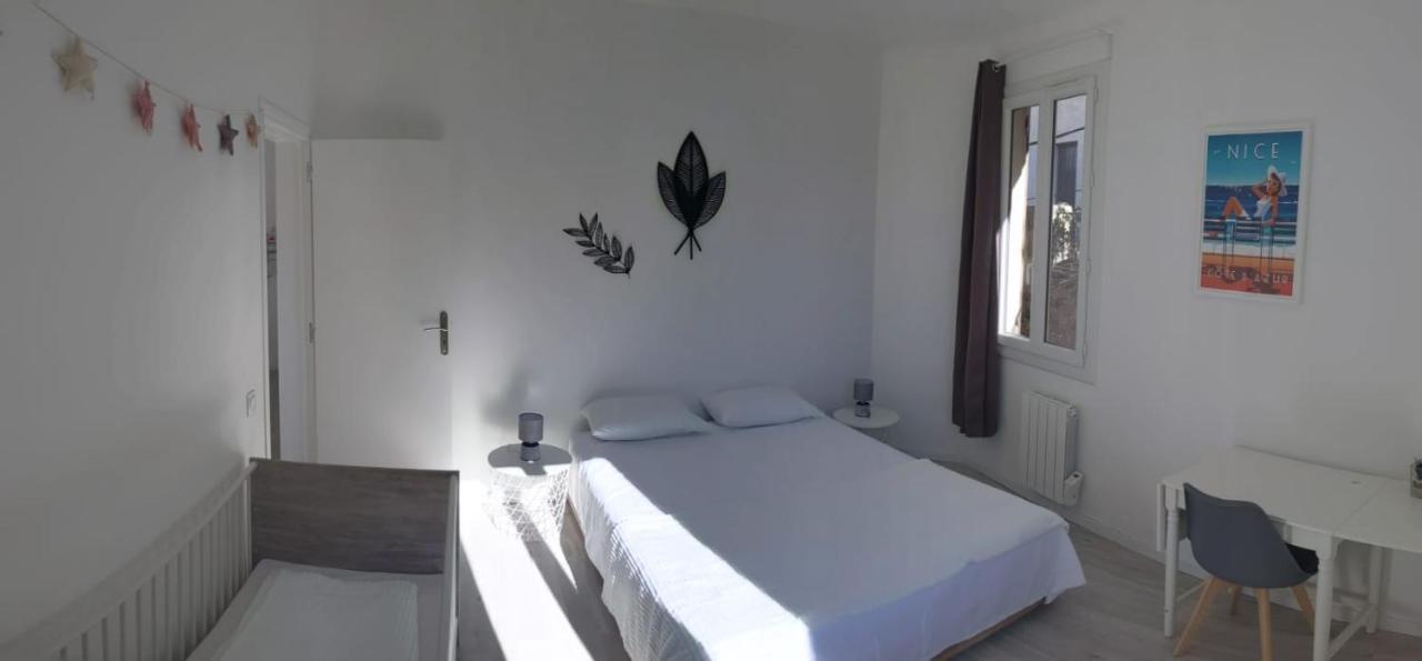 Lina Zoï, âme Moderne Dans Niçoise Typique Apartamento